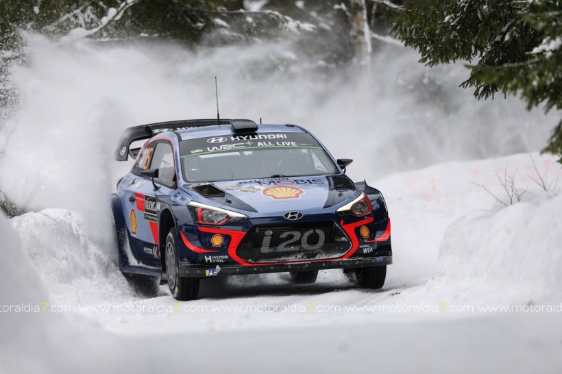 Neuville se acerca a la victoria