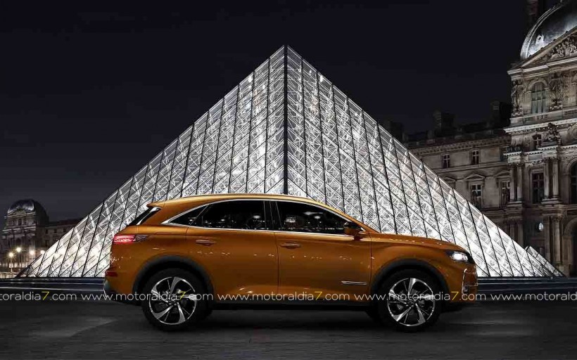 DS 7 CROSSBACK, protagonista en Paris