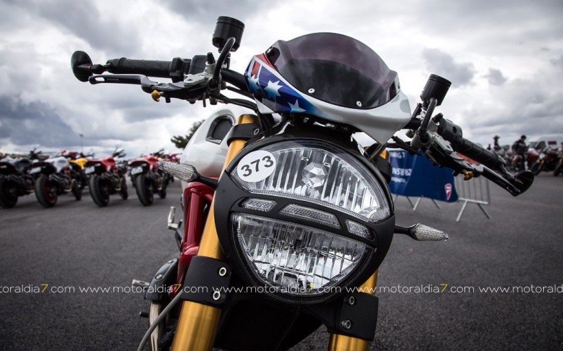 Récord roto para el desfile más grande de Ducati Monster