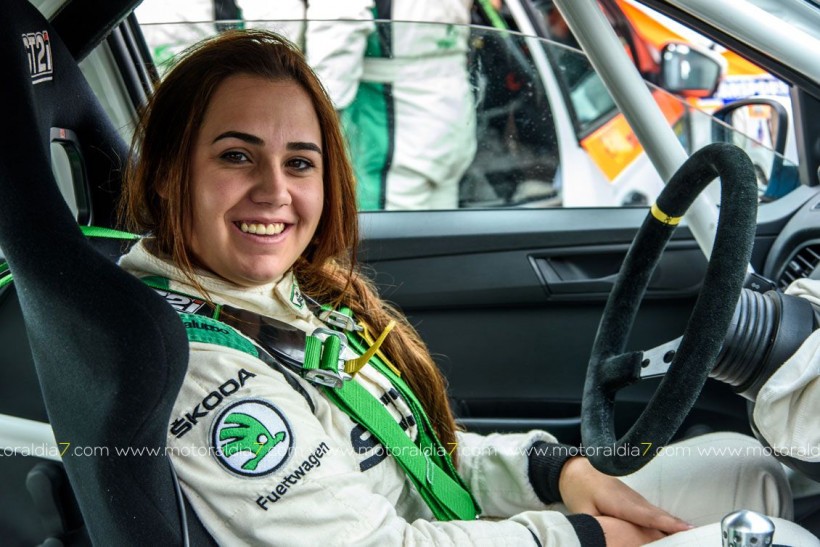 Tres chicas tras el volante en la Copa SKODA Fabia