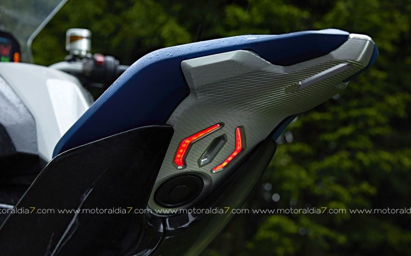 BMW Motorrad Concept 9cento