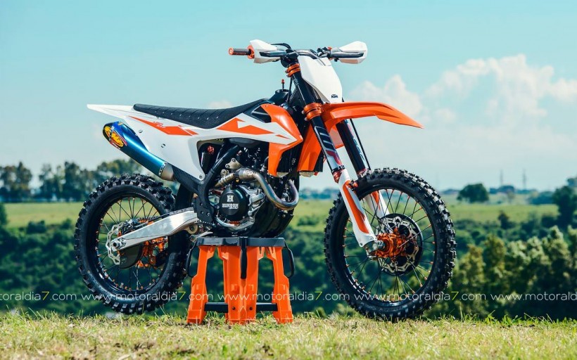 KTM y FMF Racing se asocian.