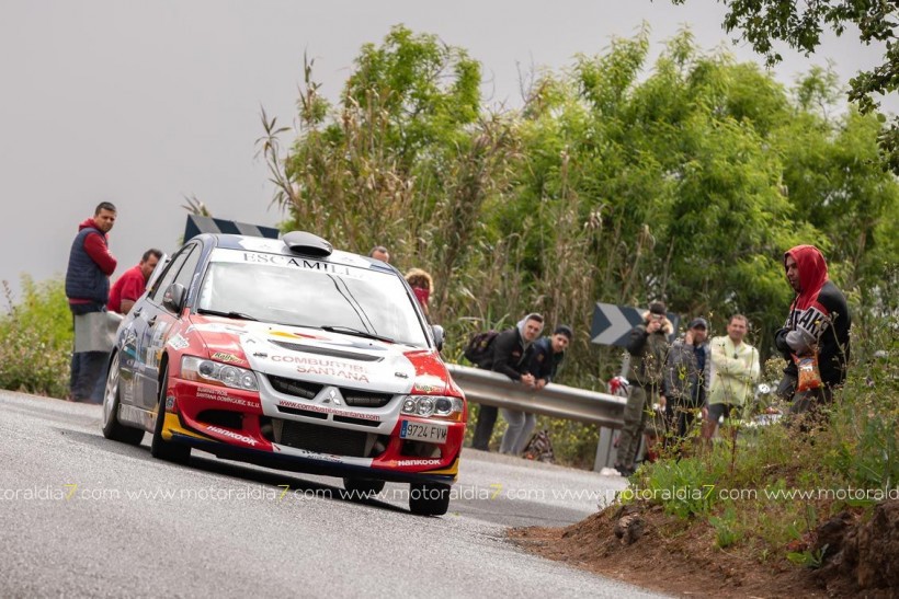 Brillante victoria de Julián Falcón y Dani Rosario en el Rally decano