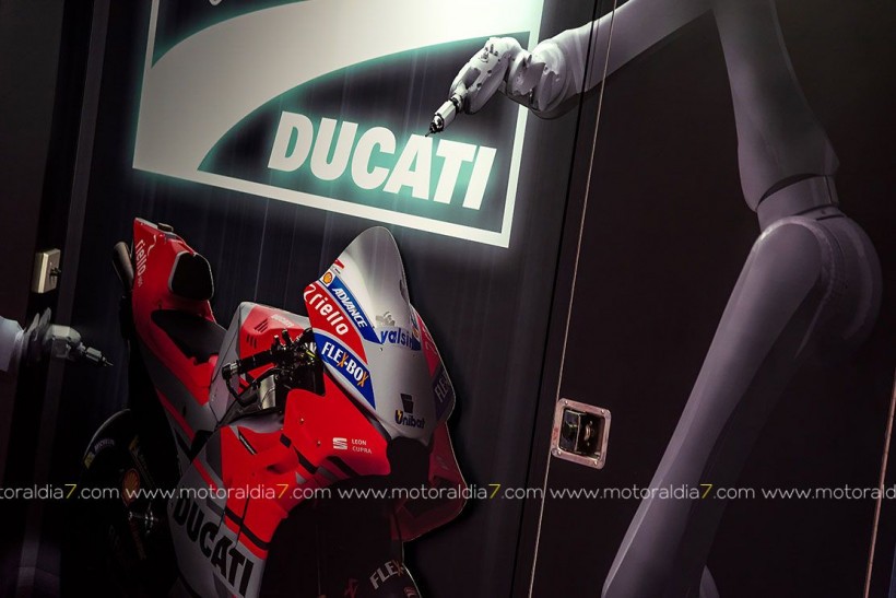 Visita al Box de Ducati.