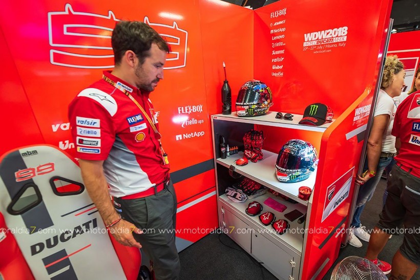 Visita al Box de Ducati.