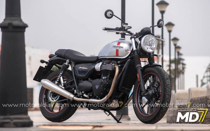 Triumph Bonneville Street Twin.