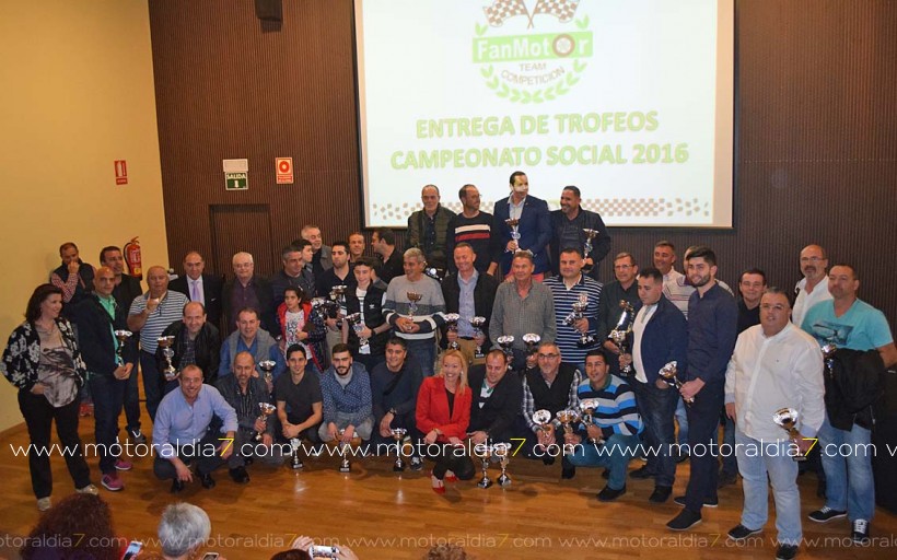 Fan Motor entregó sus trofeos