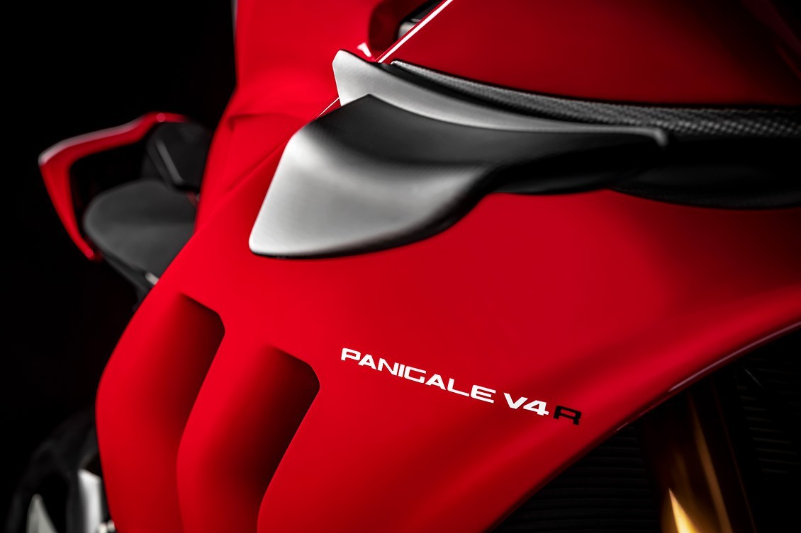La Panigale V4 R es una moto de carreras