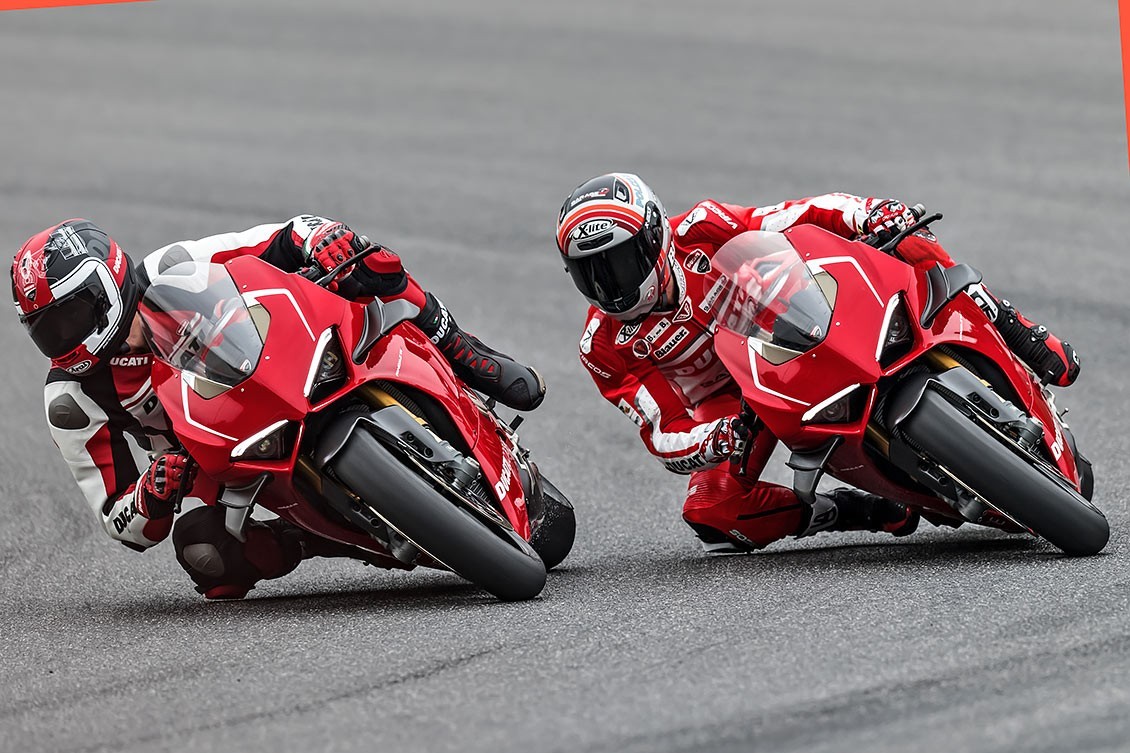 La Panigale V4 R es una moto de carreras