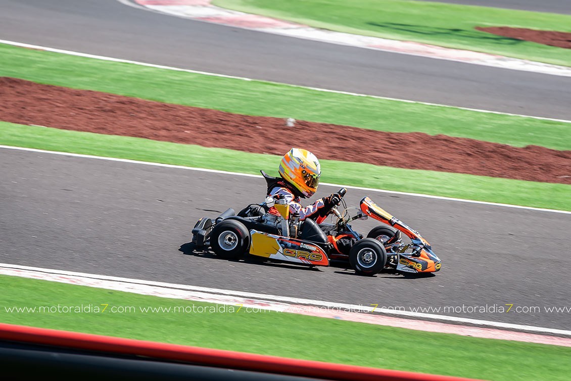 Espectaculares carreras en el inicio del Regional de Karting en Lanzarote