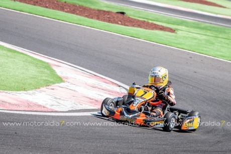 Espectaculares carreras en el inicio del Regional de Karting en Lanzarote