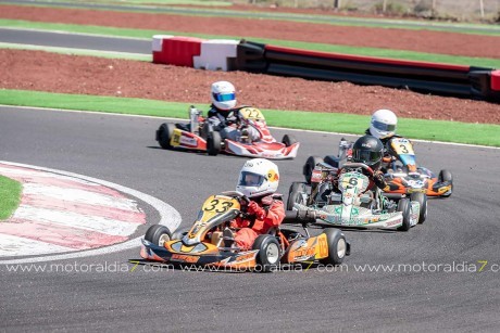 Espectaculares carreras en el inicio del Regional de Karting en Lanzarote