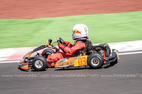 Espectaculares carreras en el inicio del Regional de Karting en Lanzarote