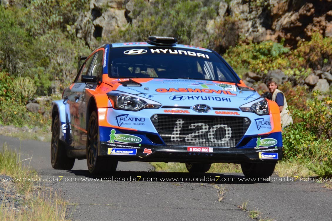 Ares y Vázquez marcan el paso del Rally Villa de Adeje