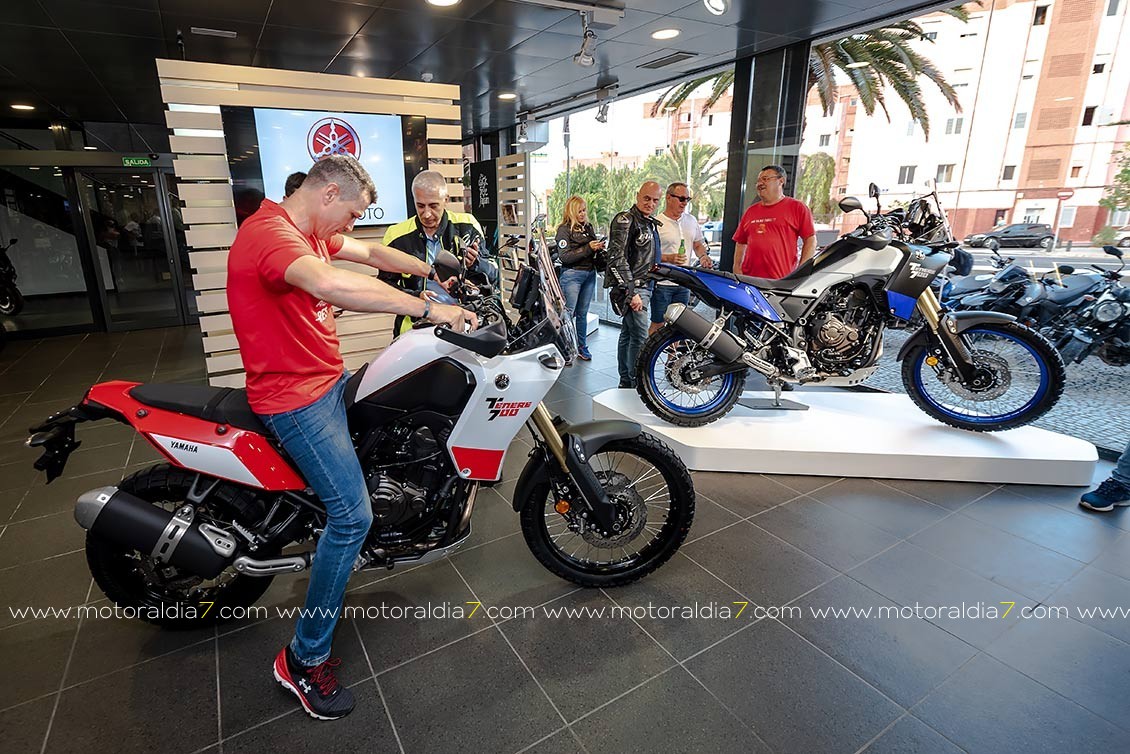 1º Colocación de manos y medidas de la moto con la altura con la que llegamos al suelo con nuestros pies en parado