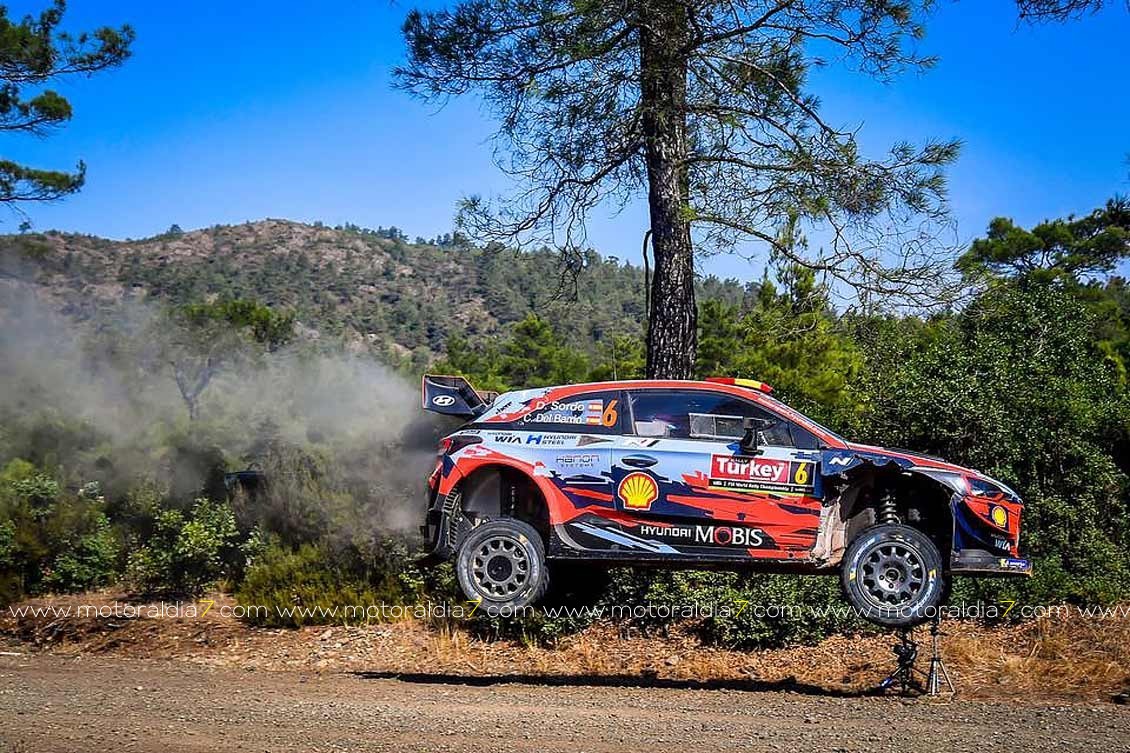 Ogier y Lappi en cabeza, separados por 2 décimas de segundo