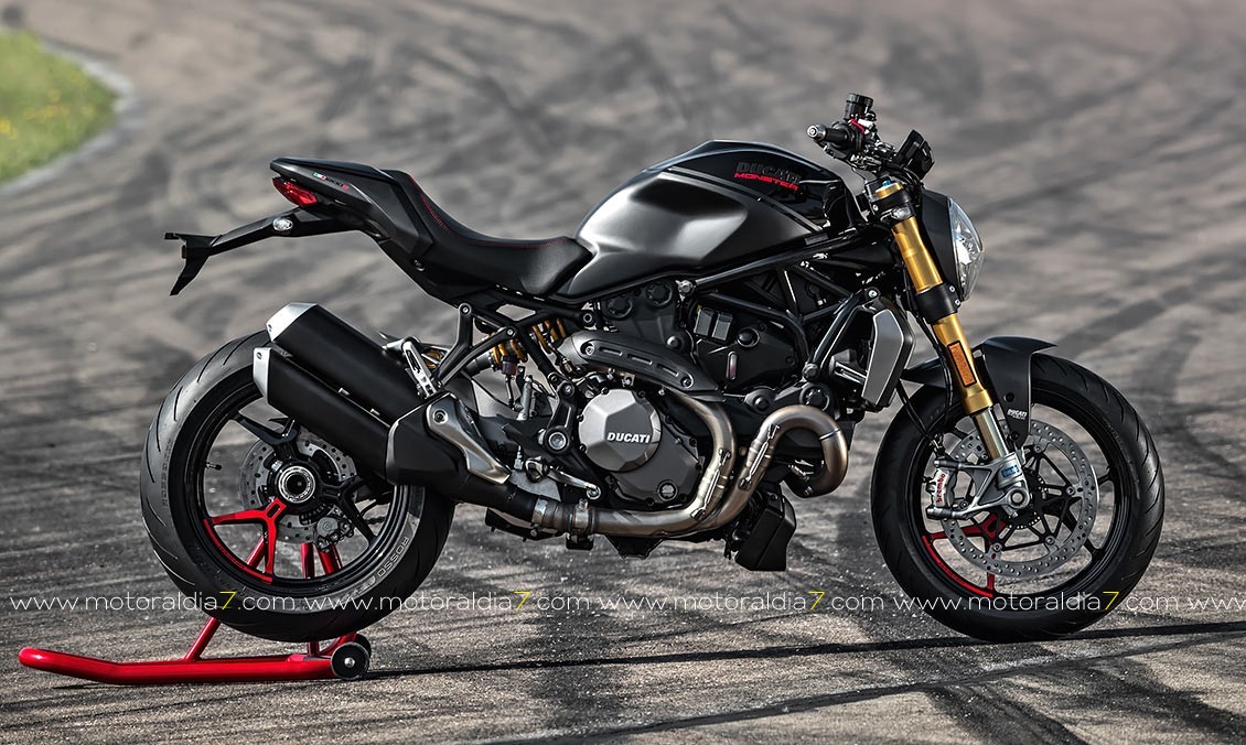 La Monster 1200 S se hace “Black on Black”