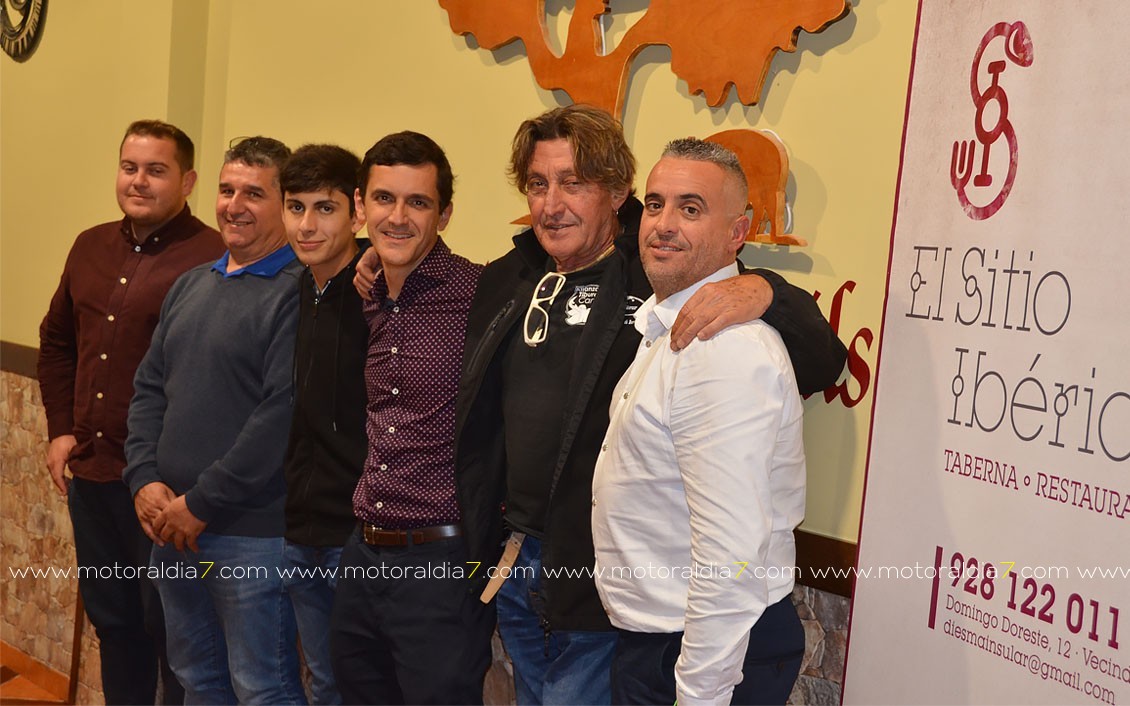 Rogelio Peñate agasaja a sus pilotos y patrocinadores