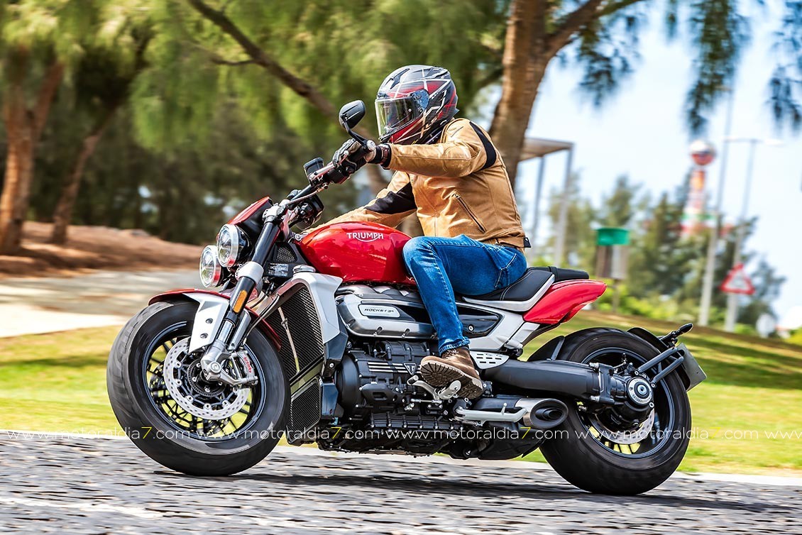 Triumph Rocket 3 R ¡La Rolls Royce de las motos!