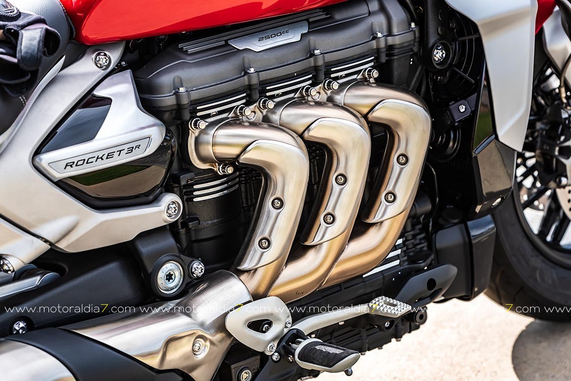 Triumph Rocket 3 R ¡La Rolls Royce de las motos!