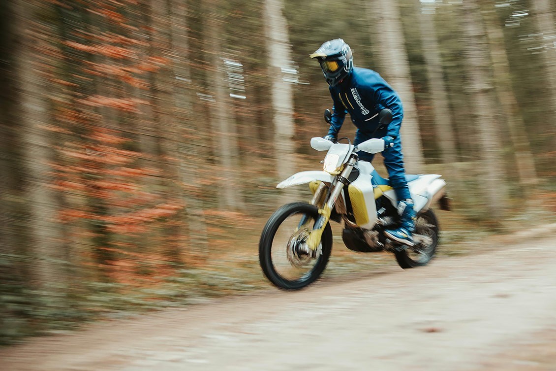 La Husqvarna 701 Enduro LR ya disponible en los concesionarios.