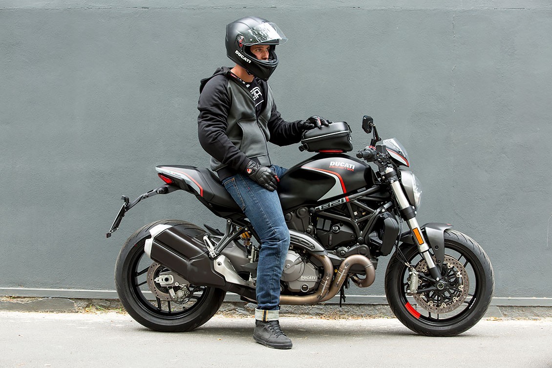 Las nuevas chaquetas ventiladas para conducir la moto en verano