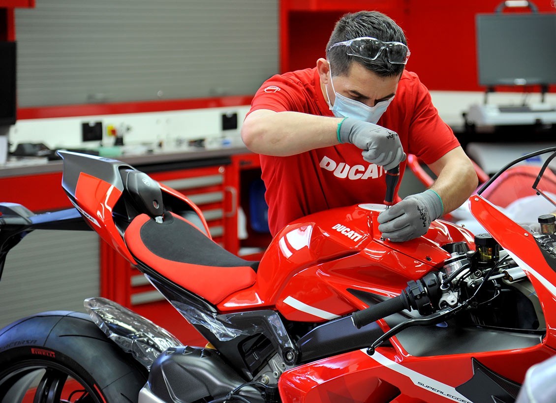 Ducati comienza la producción de la Superleggera V4