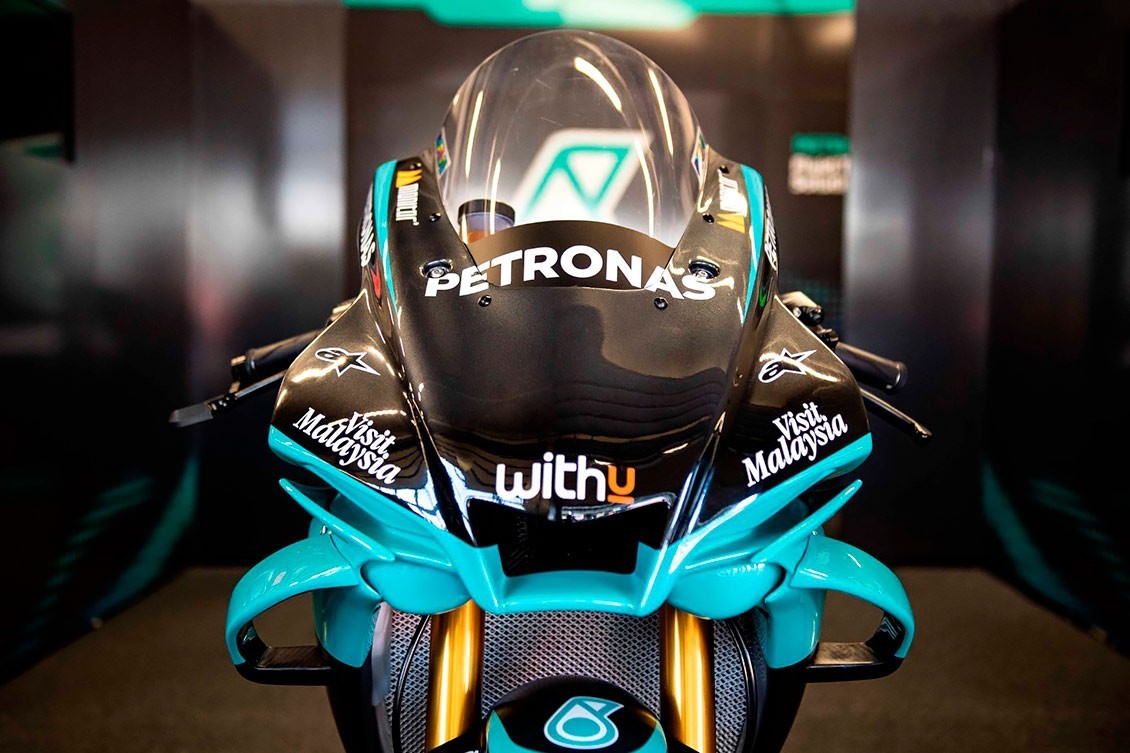 Presentan la réplica oficial R1 del equipo PETRONAS