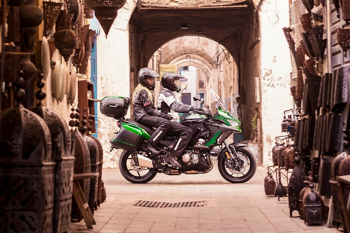 Versys 1000 SE 2021, con el Nuevo sistema Showa Skyhook