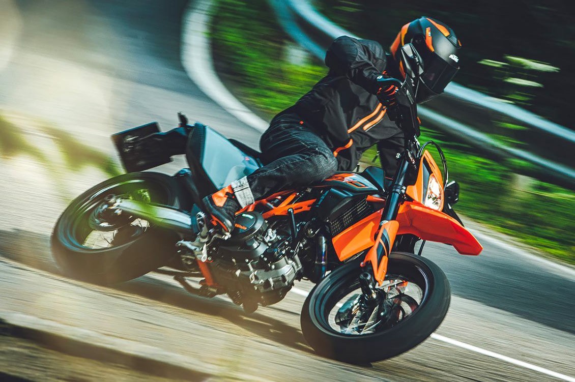 Nuevas KTM 690 Enduro R y KTM 690 SMC R