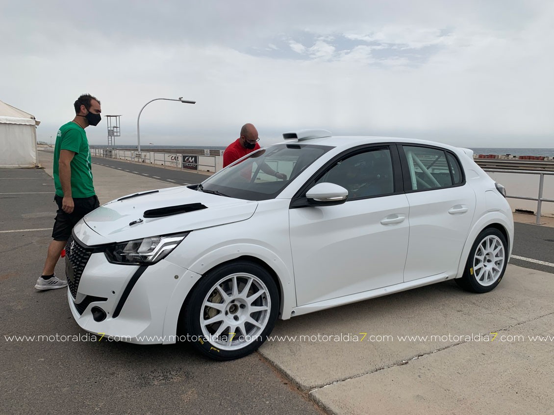 Manuel Naranjo estreno hoy su Peugeot 208 Rally4