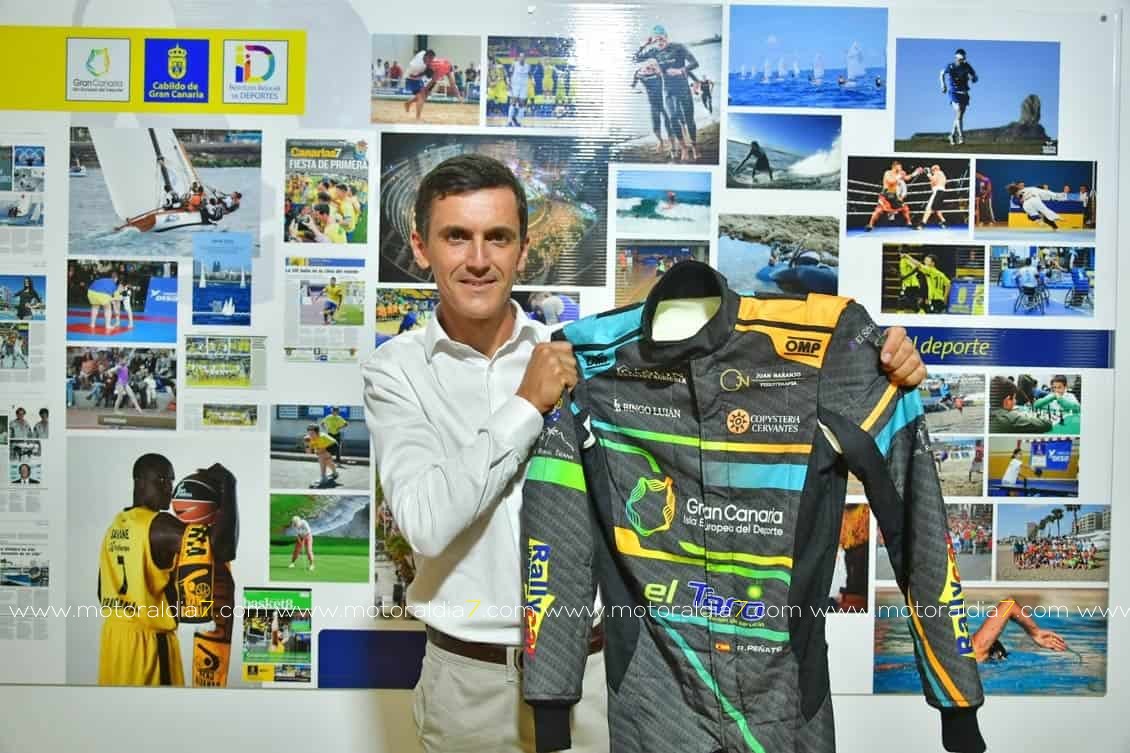 Rogelio Peñate con Gran Canaria Isla Europea del Deporte