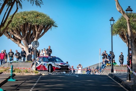 Lukyanuk – Arnautov suman cuatro victorias en el Rally Islas Canarias