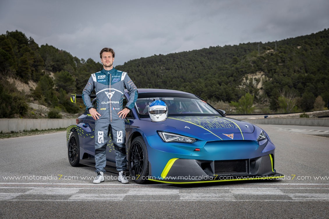 El equipo CUPRA EKS presenta a sus nuevos pilotos del campeonato FIA ETCR
