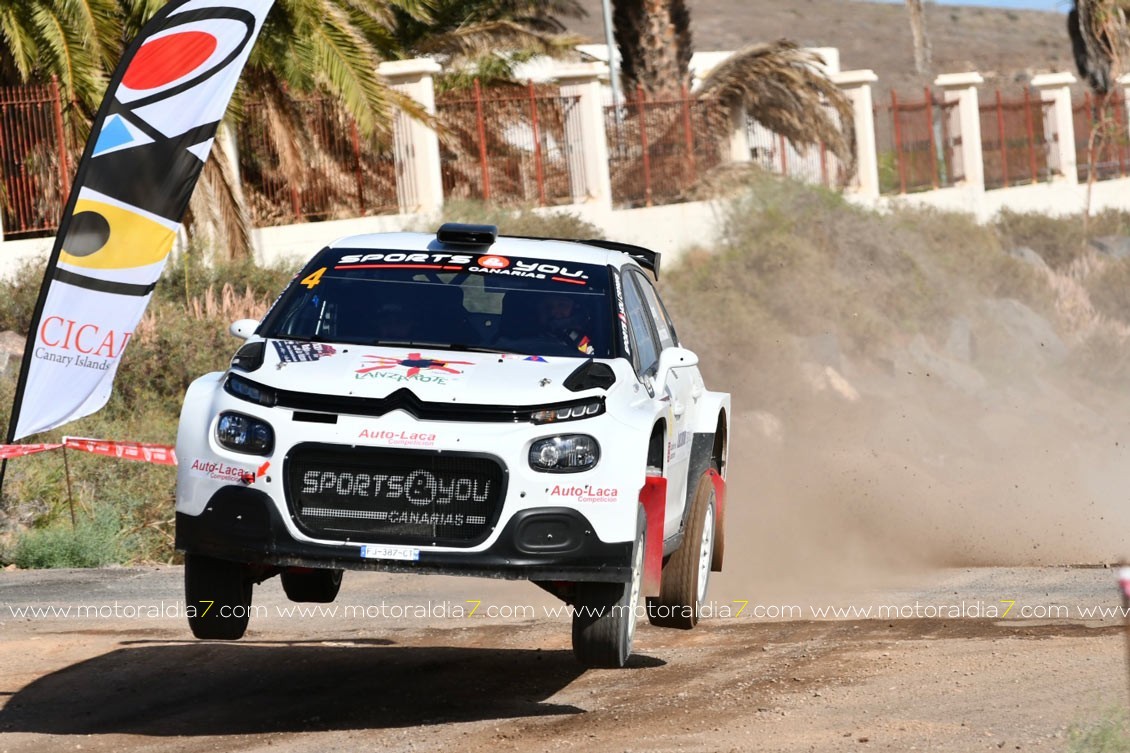 Banderazo de salida en el Rally Isla de Los Volcanes