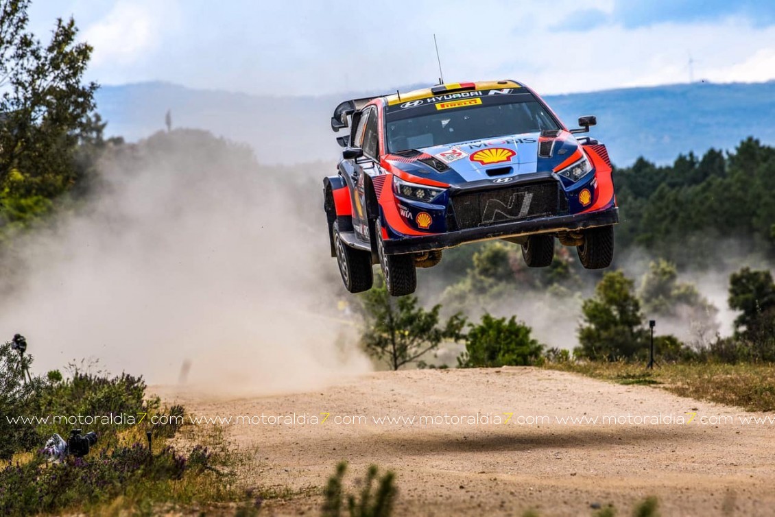 Neuville se engancha a la pelea por el WRC