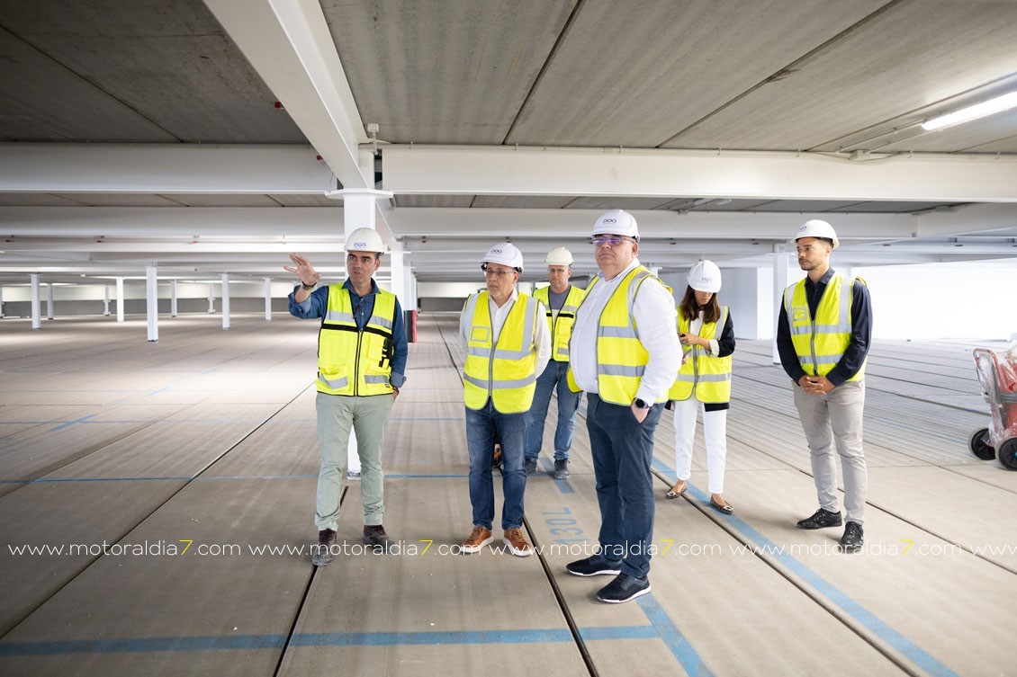 El presidente del Cabildo de Gran Canaria visita la pionera Autoterminal de Domingo Alonso Group en el Puerto de Las Palmas