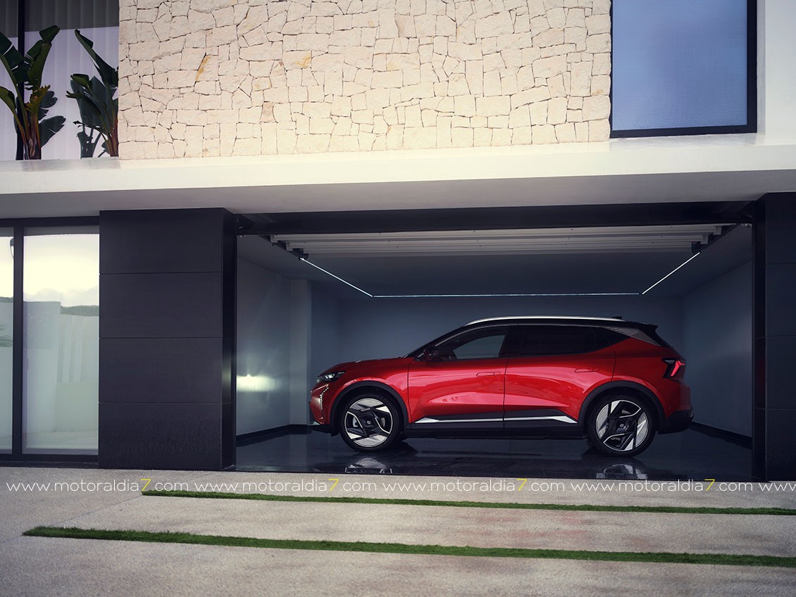 Cargador bidireccional de 22 kW en el Scenic