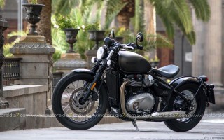 Bonneville Bobber, escandalosamente hermosa.