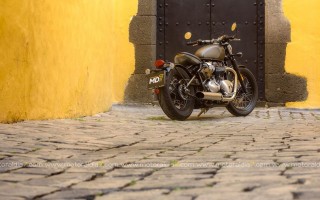 Bonneville Bobber, escandalosamente hermosa.