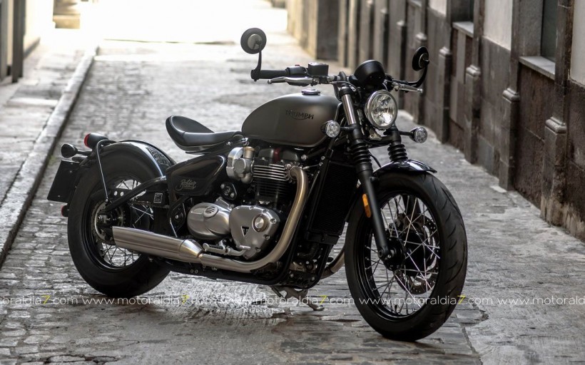 Bonneville Bobber, escandalosamente hermosa.