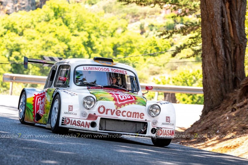 Brillante victoria de Julián Falcón y Dani Rosario en el Rally decano