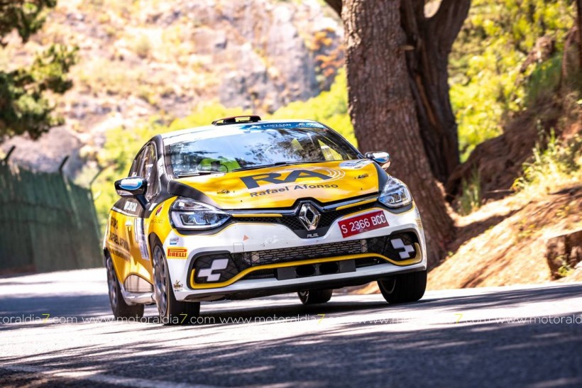 Brillante victoria de Julián Falcón y Dani Rosario en el Rally decano