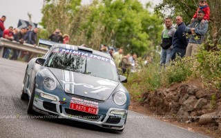 Brillante victoria de Julián Falcón y Dani Rosario en el Rally decano