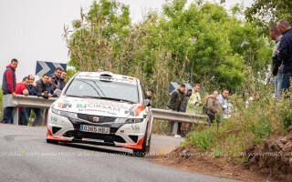 Brillante victoria de Julián Falcón y Dani Rosario en el Rally decano