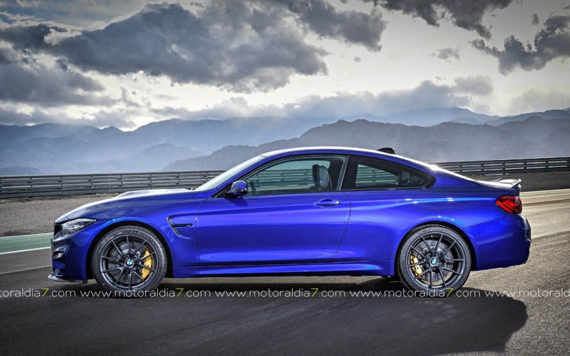  BMW M4 CS