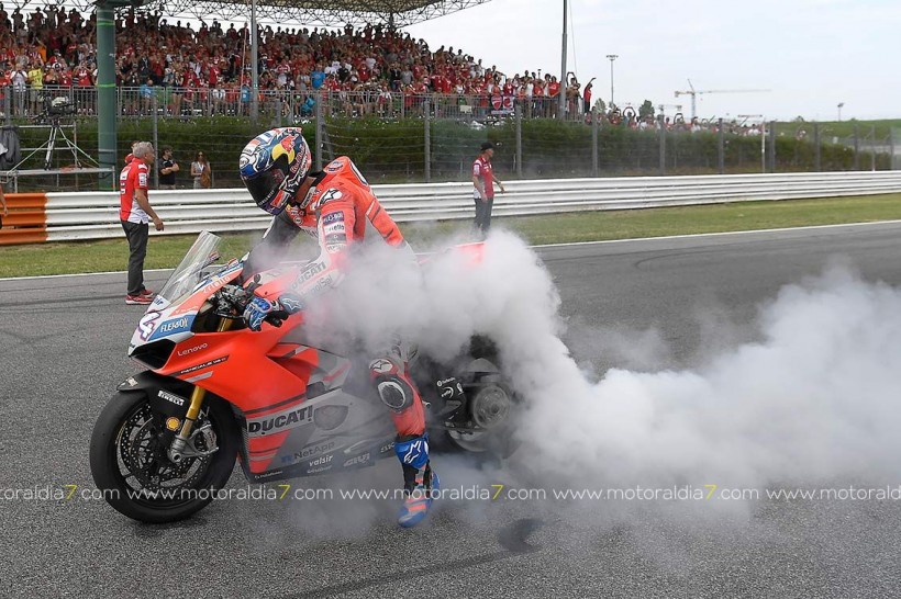 Los pilotos de Ducati emocionan el World Ducati Week 2018 con la 