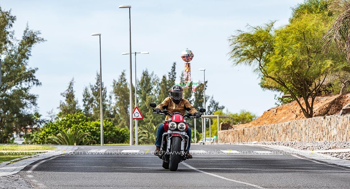 Triumph Rocket 3 R ¡La Rolls Royce de las motos!