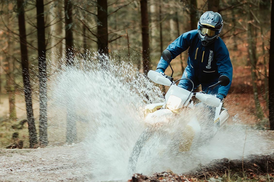 La Husqvarna 701 Enduro LR ya disponible en los concesionarios.