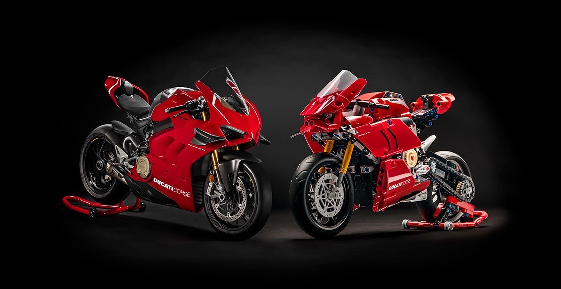 Emoción y diversión con la Ducati Panigale V4 R LEGO® Technic™